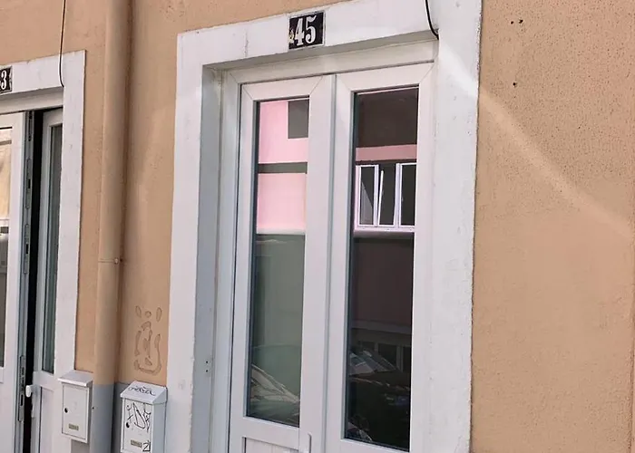 Center Arroios Flat 5 *